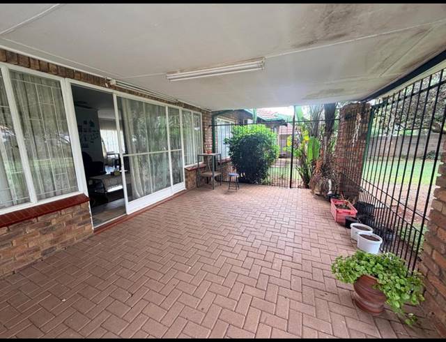 5 BEDROOM HOUSE FOR SALE IN ERASMIA